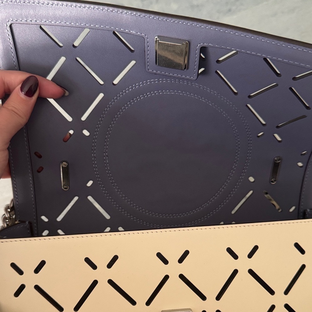 Tory Burch Cream Cut-Out Shoulder Bag - Picture 14 of 16